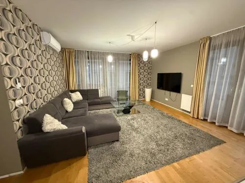 Luxury central flat