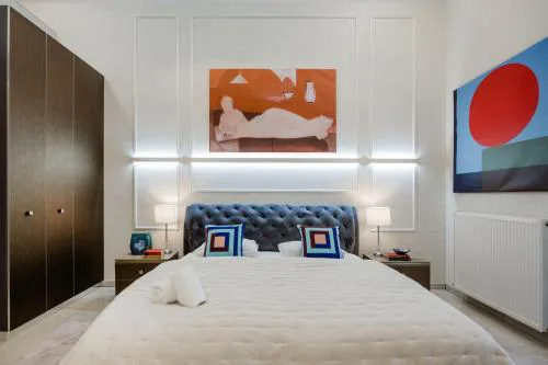 Magnificent 3BR w Balcony by the Parliament