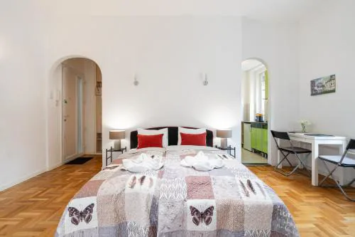 Maria Square Studio