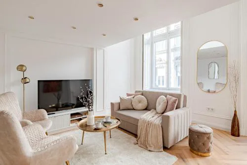 Modern Chic & Classic Elegance in Central Budapest