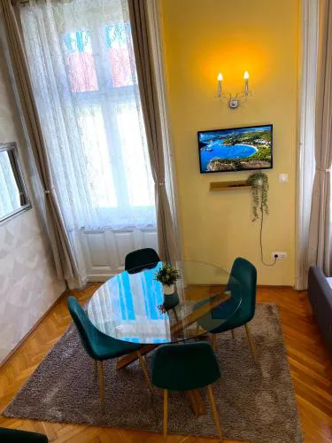 N38 Apartments by Small Home Budapest