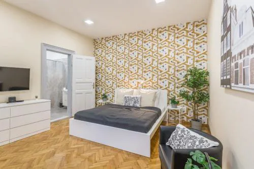 New Central and Convenient Flat