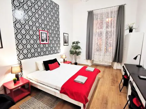 ORANGEHOMES Central Market Hall apartment