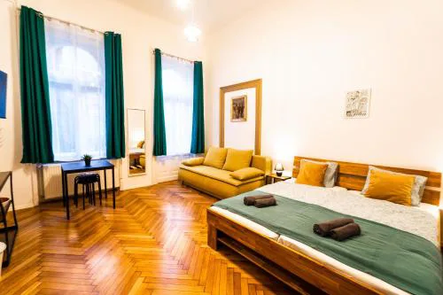 Palace Quarter Suite