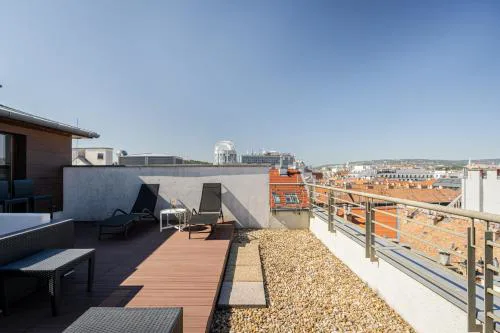 Panoramic Penthouse with Rooftop Terrace & Parking for 2 Cars
