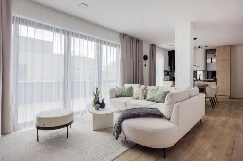 Penthouse with City View and Parking for Two