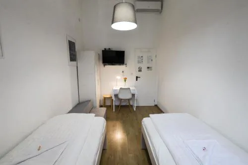 Pest-port apartment 4 rooms for 16 person