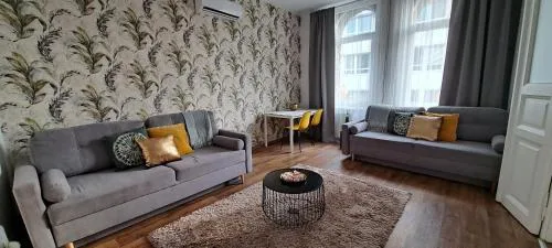 Pina Colada Apartment in the Party District