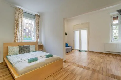 Prater Street Charm Your City Getaway