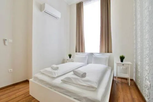 Premium Apartment by Hi5 - Central 3 bedroom (221)