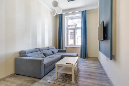 R62A Rottenbiller Apartment
