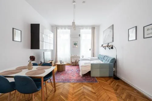 R7 Home Apartment