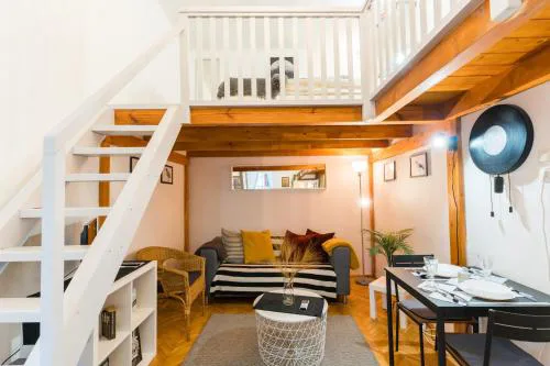 Ragozzi Home - Tiny but comfy, top location - AC