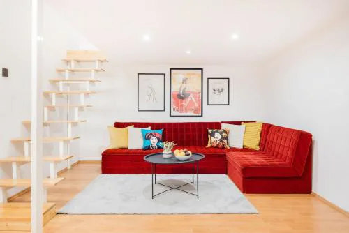 Secluded Spacious Oasis-Best Location in Downtown