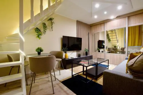 Standard Apartment by Hi5- Apartment in Central