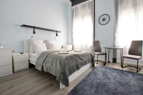 Standard Apartment by Hi5- Bacsó Studio