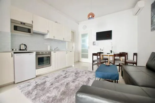 Standard Apartment by Hi5- Bajcsy Apartment