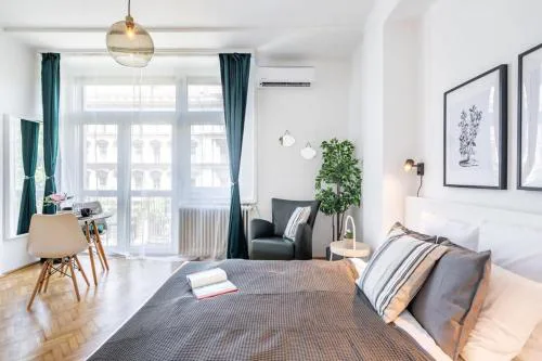 Stylish studio great location