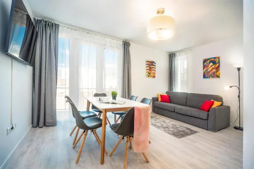 Sunlit Heaven 2-BDR Apartments
