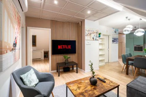 Sunny and Central 3-Bedroom Penthouse with Garage