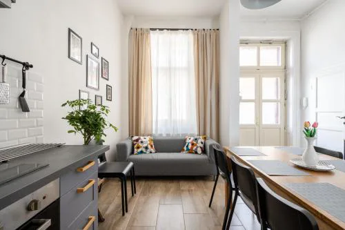 Sunny Colors Apartment