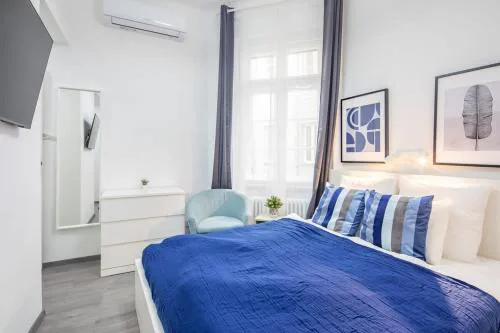 Super Central Mini Studio