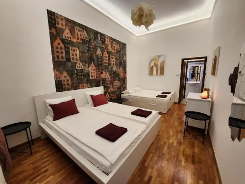 T8 "The Crimson Suite" Apartment with 2 bathrooms