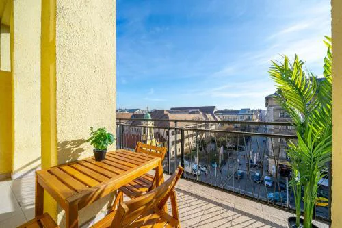 Time Out Suites With Terrace - R30