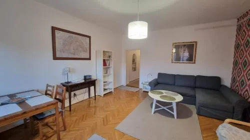 Tranquil Home with Aircondition, Near Buda Castle