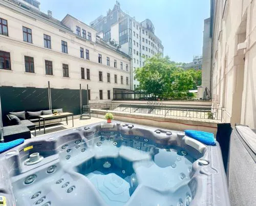 TubLife Terrace Apartment I PRIVATE JACUZZI I Free Parking