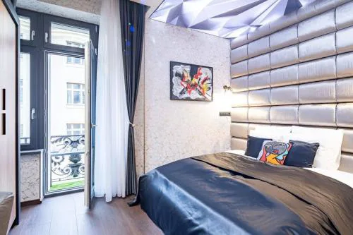 Ultra Central - Balcony - NEW