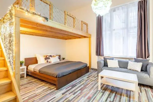Ultra central home away from home