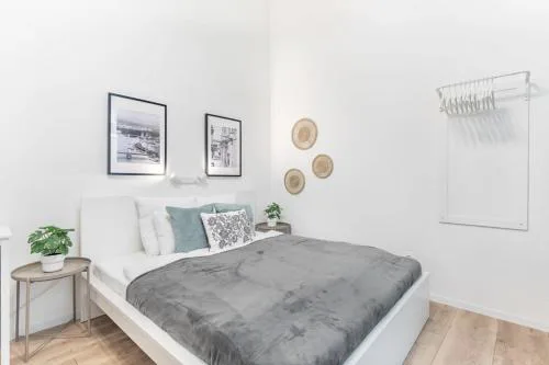 Ultra central modern home for 3 guests