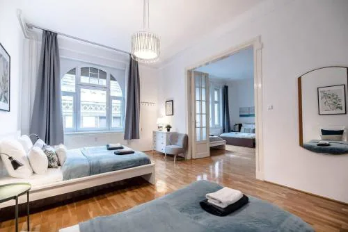 Ultra central spacious home in Vaci street