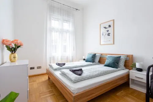 Urania Apartments