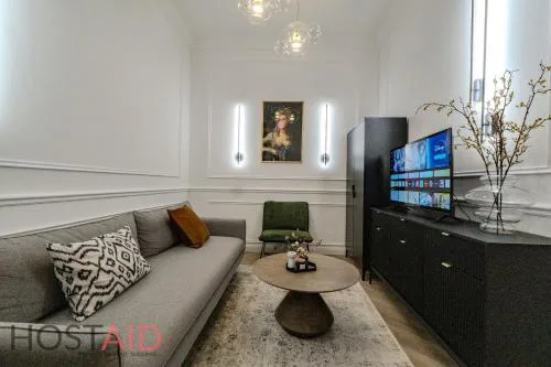 V27-2 Design Apartment - hostAID