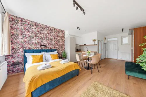 Velvet Dream Studio Peaceful Stay AC and Parking