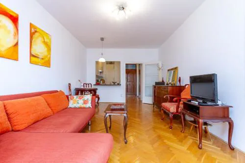 Vintage Parlament View Riverside Apt w AC by NW