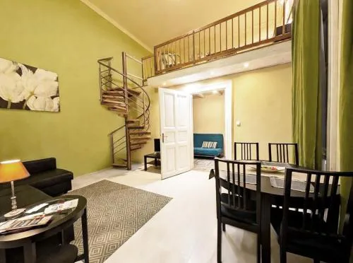 Vivid Rozsa Apartment