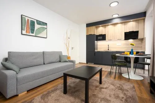 Waterfront City Azure Loft with FREE PARKING
