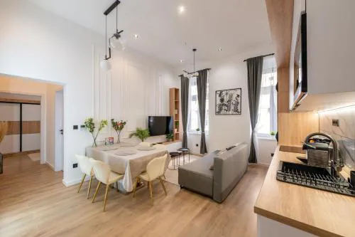 Wesselényi-W31-Modern 3 Bedroom Suite