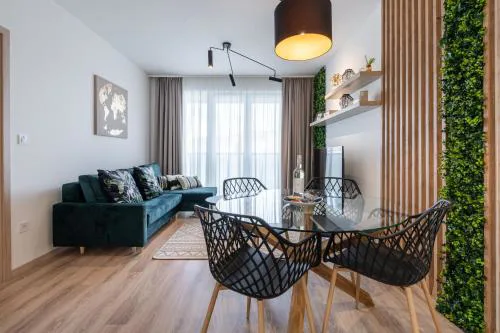 WestSide River Apartment