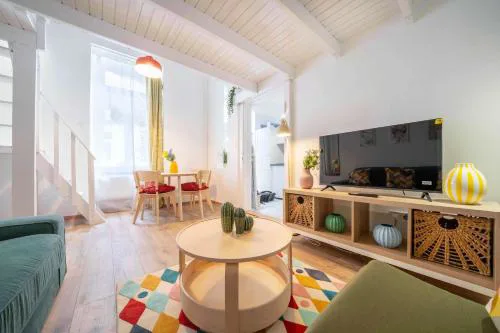 Whistle & Bloom 2 Bedroom Apartment S13