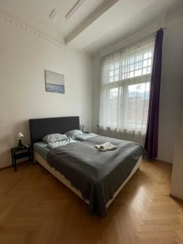White Pearl Rooms near Gozsdu