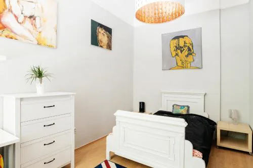 Wind Queen Apartment with Air Condition