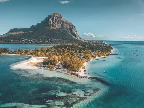 Paradis Beachcomber Golf Resort & Spa