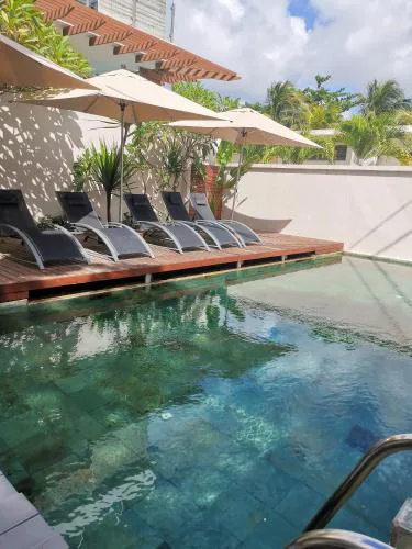 PEREYBERE -PREMIUM STAY- WITH POOL - BEACHCOVE Apartments, North Living, APT 8