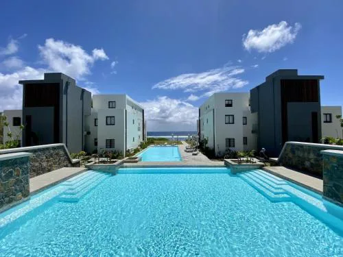 Beachfront Luxury 3 Bedrooms Apartment