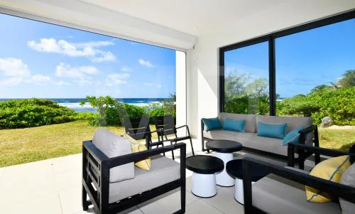 White&Blue Beachfront Luxury Poste Lafayette