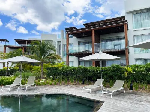 Ocean Point Beachfront 3-Bedroom Suites by LOV Mauritius